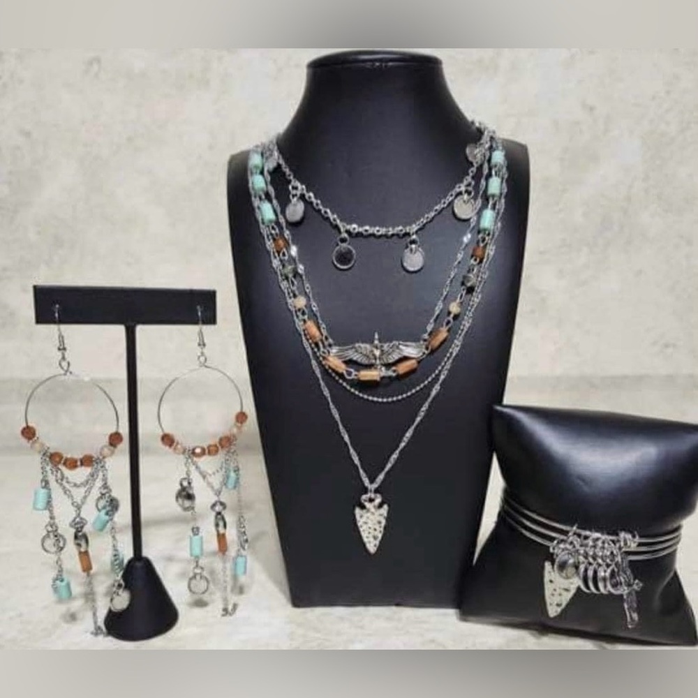 Assertive Admiral Jewelry set
